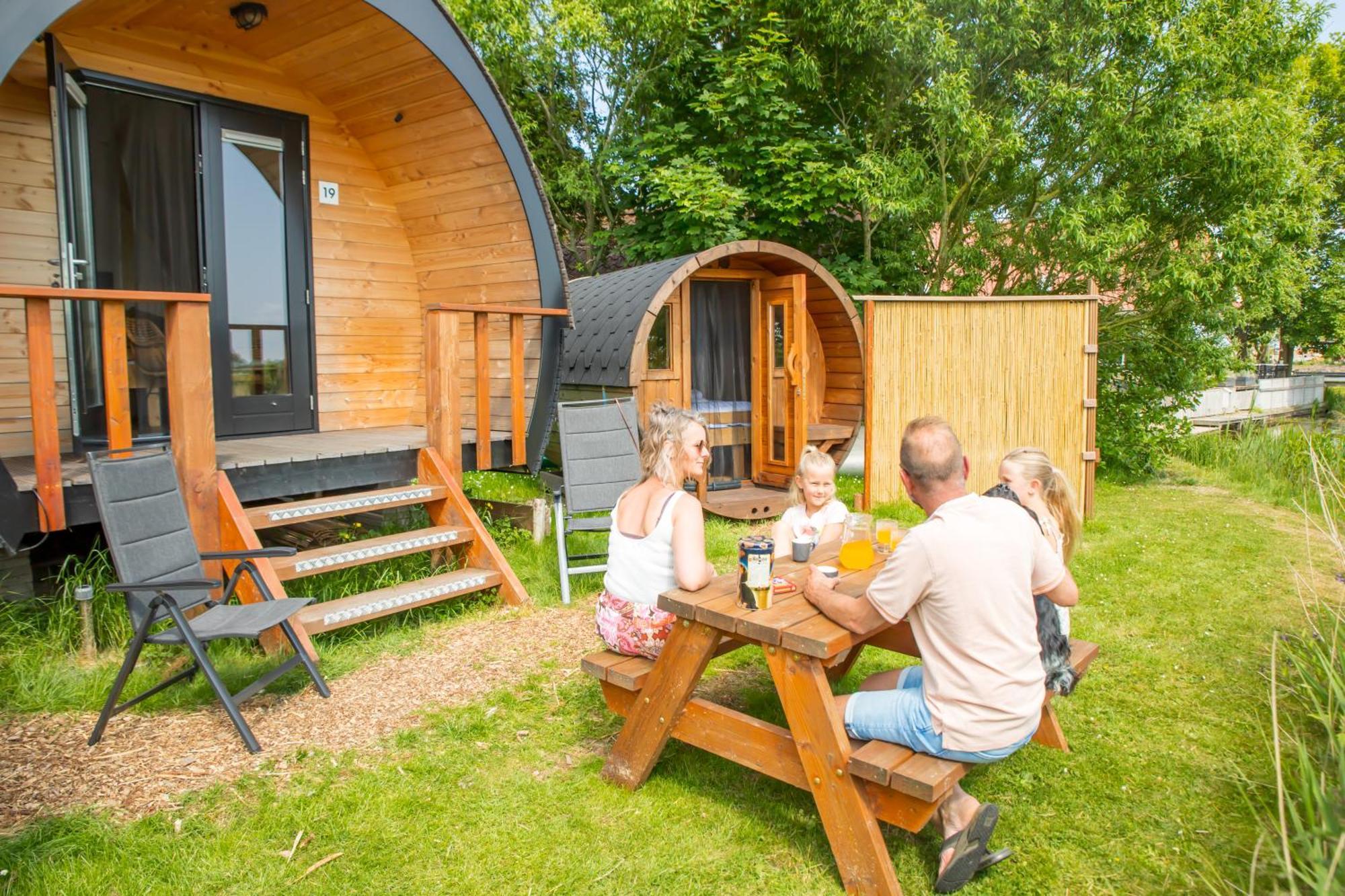 Pod Hotelkamer Aan Het Water 多克姆 外观 照片
